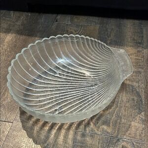 Vintage Anchor Hocking Glass Scallop Clam Shell Footed Serving/ Salad Bowl Dish
